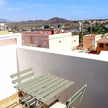 Apartmán Bright With Private Entrance And Balcony