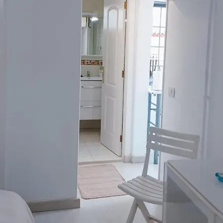 Bright With Private Entrance And Balcony Daire *